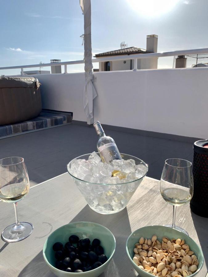 Sonne & Meerblick Aus 40 Grad Heissem Whirlpool Geniessen - Zentral Am Hafen Und Dennoch Ruhig Cala Ratjada  Ngoại thất bức ảnh